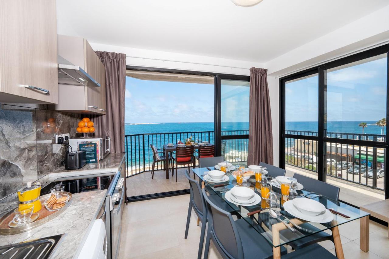Islet Promenade Seafront Apartment With Large Corner Terrace By Getawaysmalta Сент-Полс-Бей Екстер'єр фото