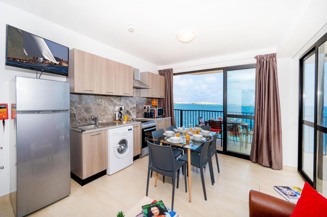 Islet Promenade Seafront Apartment With Large Corner Terrace By Getawaysmalta Сент-Полс-Бей Екстер'єр фото