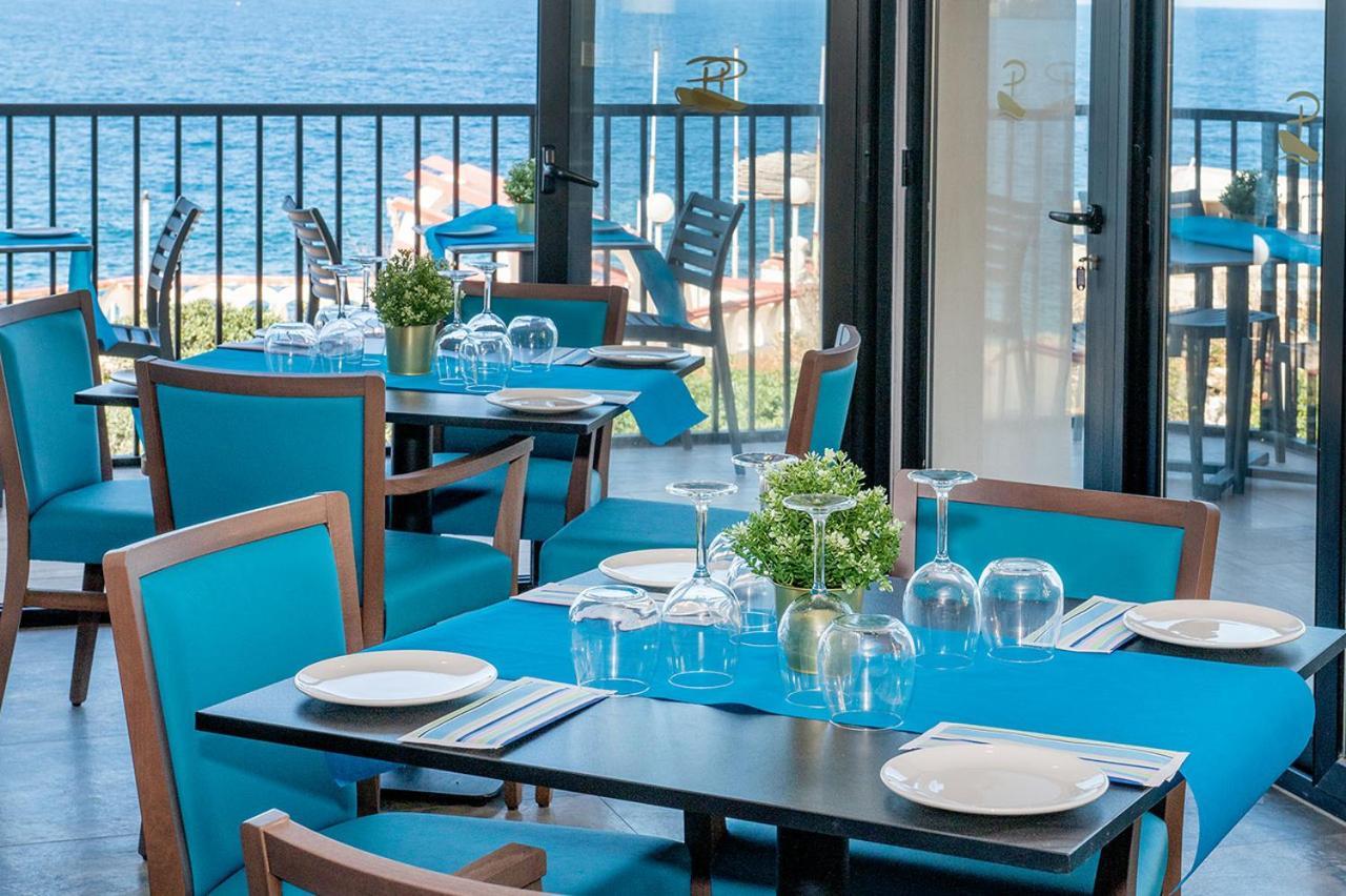 Islet Promenade Seafront Apartment With Large Corner Terrace By Getawaysmalta Сент-Полс-Бей Екстер'єр фото